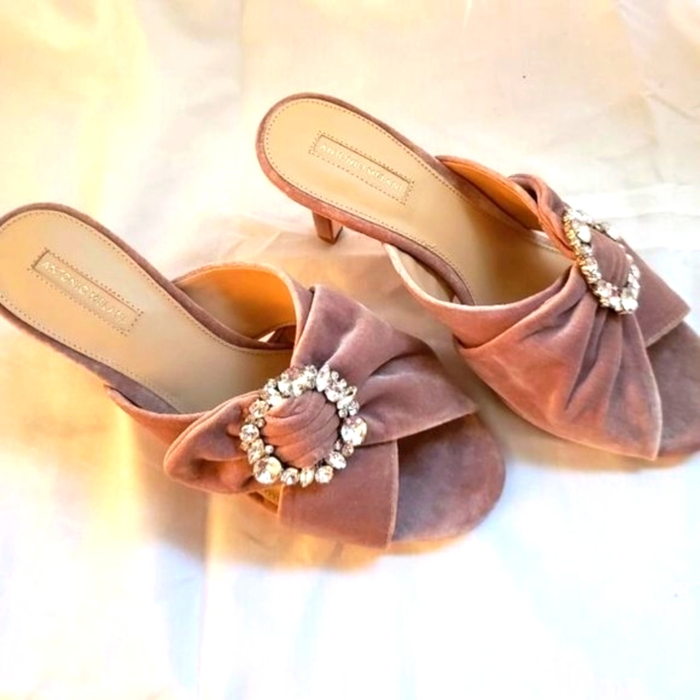 NEW Antonio Melani Heels, Size 11, NIB